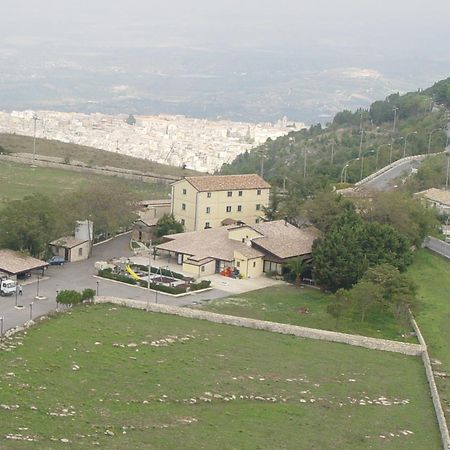 Отель Antica Stazione Кьярамонте-Гульфи Экстерьер фото