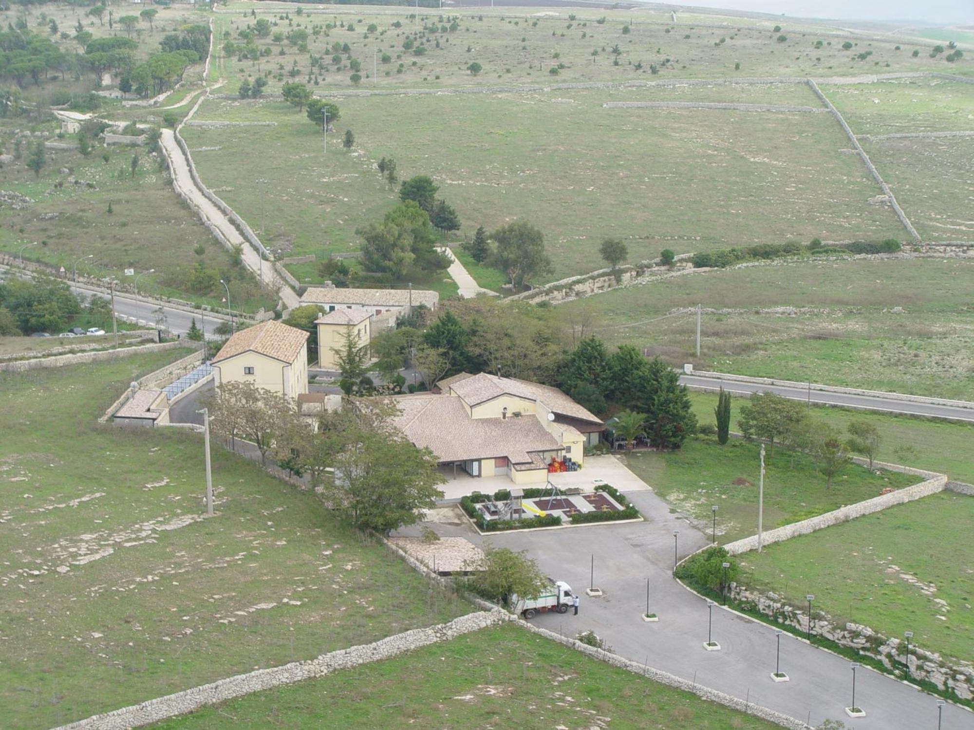 Отель Antica Stazione Кьярамонте-Гульфи Экстерьер фото